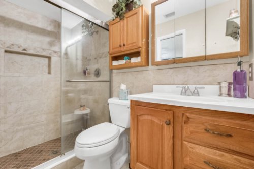 351-Howard-Blvd--Longwood--FL-32750----13---Master-Bathroom.jpg