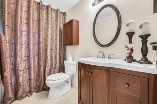 351-Howard-Blvd--Longwood--FL-32750----16---Bathroom.jpg