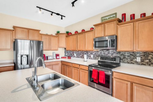 7230-cedarcrest-blvd--lakeland--fl-33810----13---kitchen.jpg