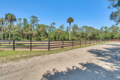 1200-lake-harney-woods-blvd--mims--fl-32754---09---reshoot.jpg