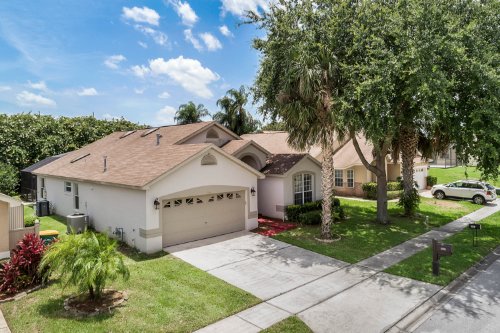 8062-indian-creek-boulevard--kissimmee--fl-34747----02.jpg