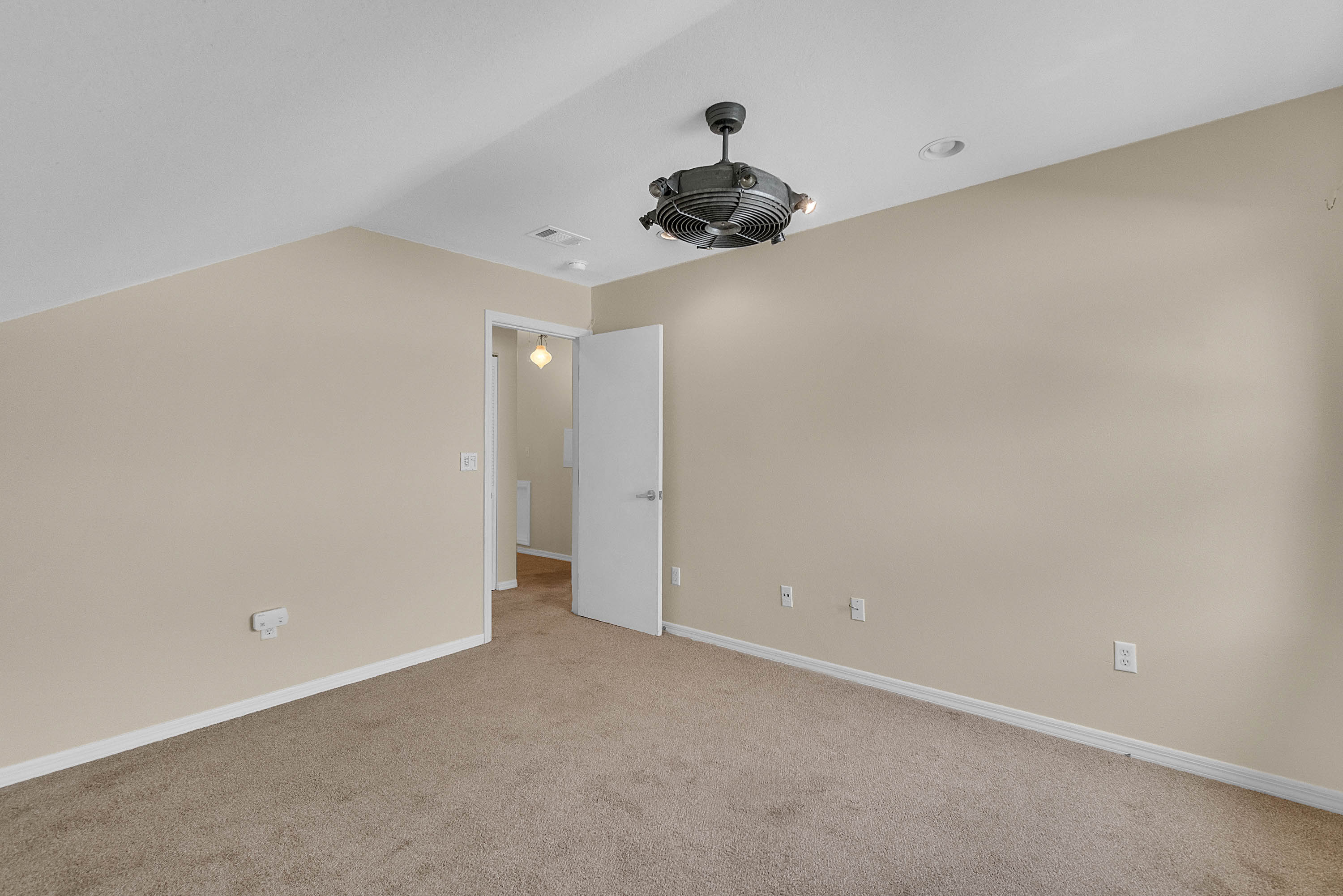 805-carol-avenue--new-smyrna-beach--fl-32169----09.jpg