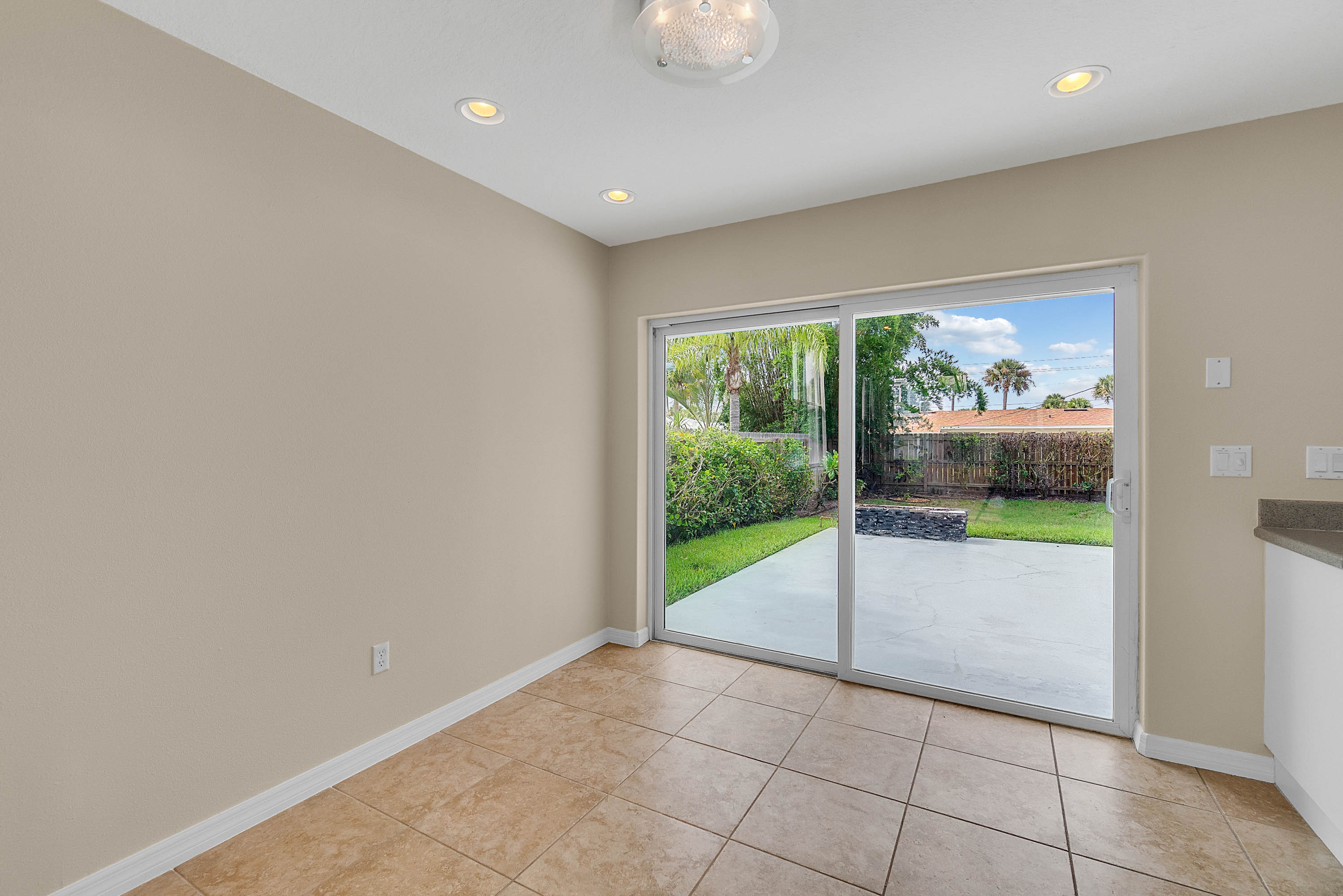 805-carol-avenue--new-smyrna-beach--fl-32169----22.jpg