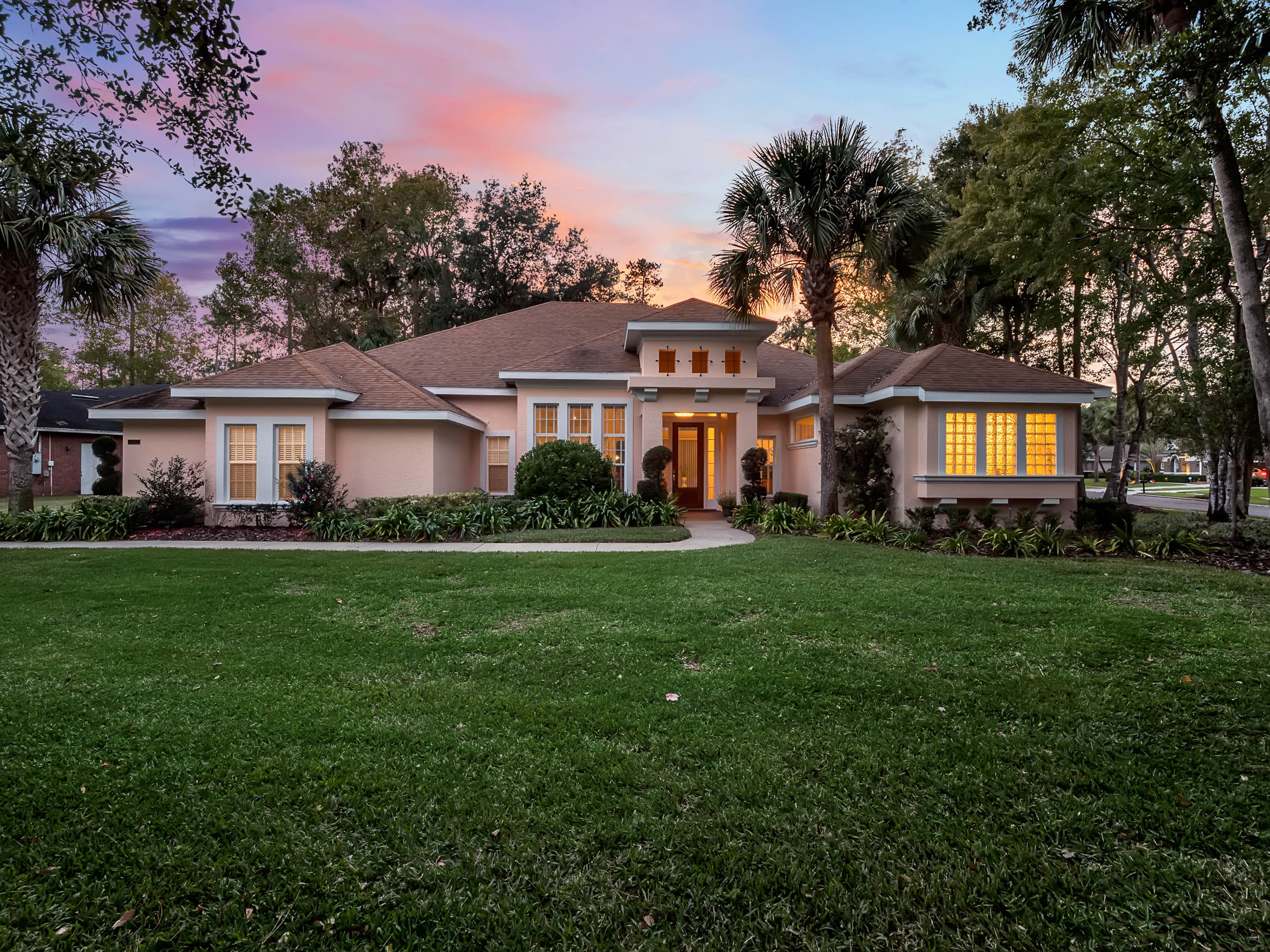 5542-forest-oak-point--sanford--fl-32771----01---twilight.jpg