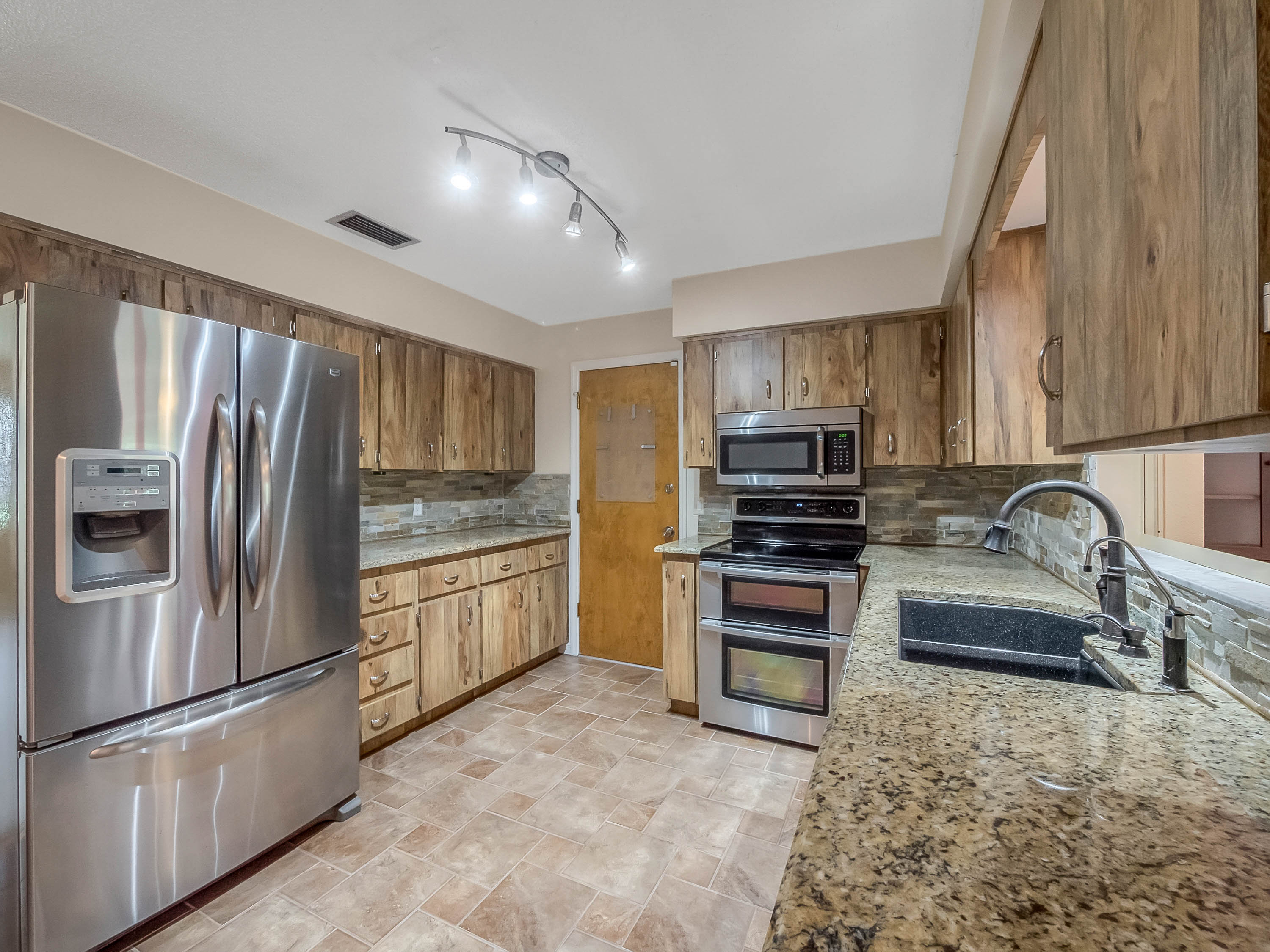 1560-salvadore-street--deland--fl-32720---17.jpg