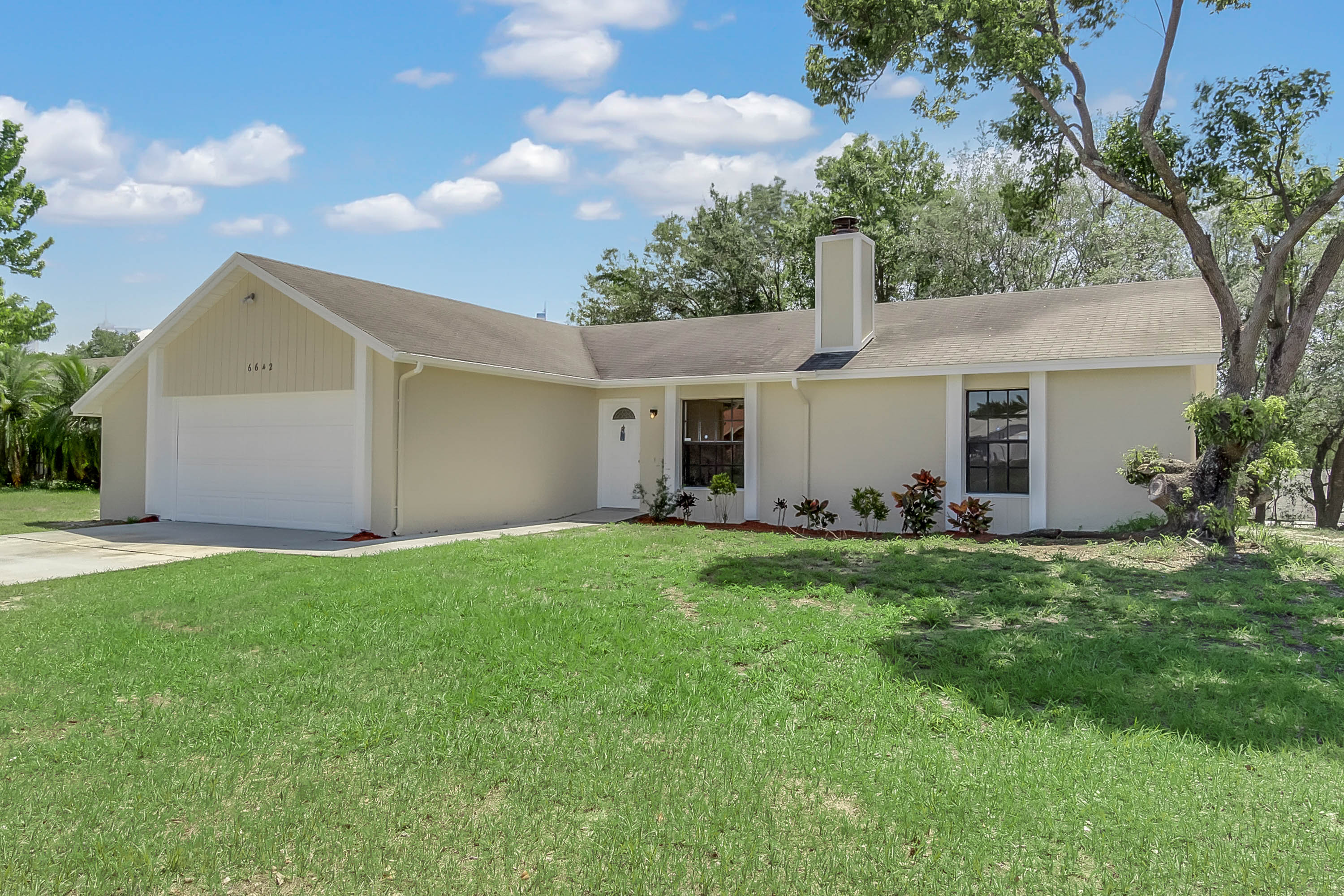 6642-hiawasse-meadows-drive--orlando--fl-32818---01.jpg