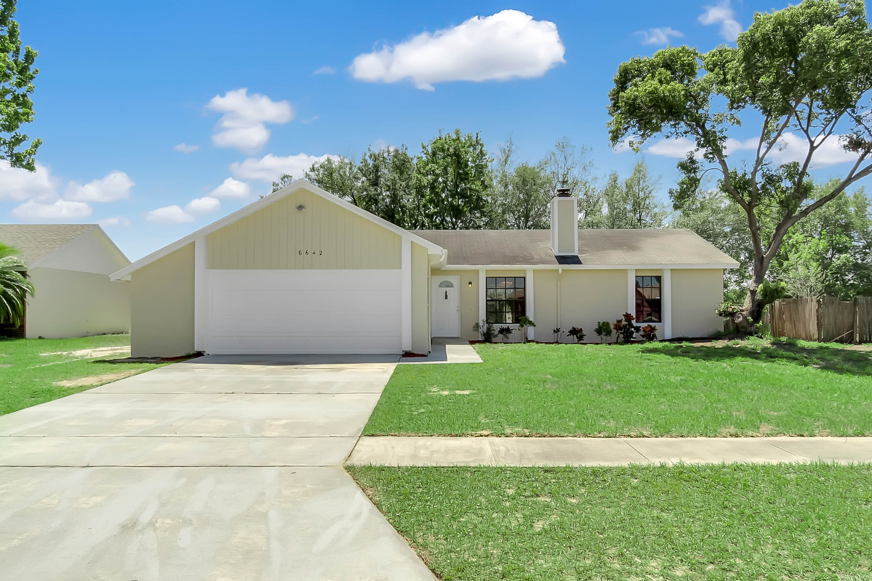 6642-hiawasse-meadows-drive--orlando--fl-32818---02.jpg