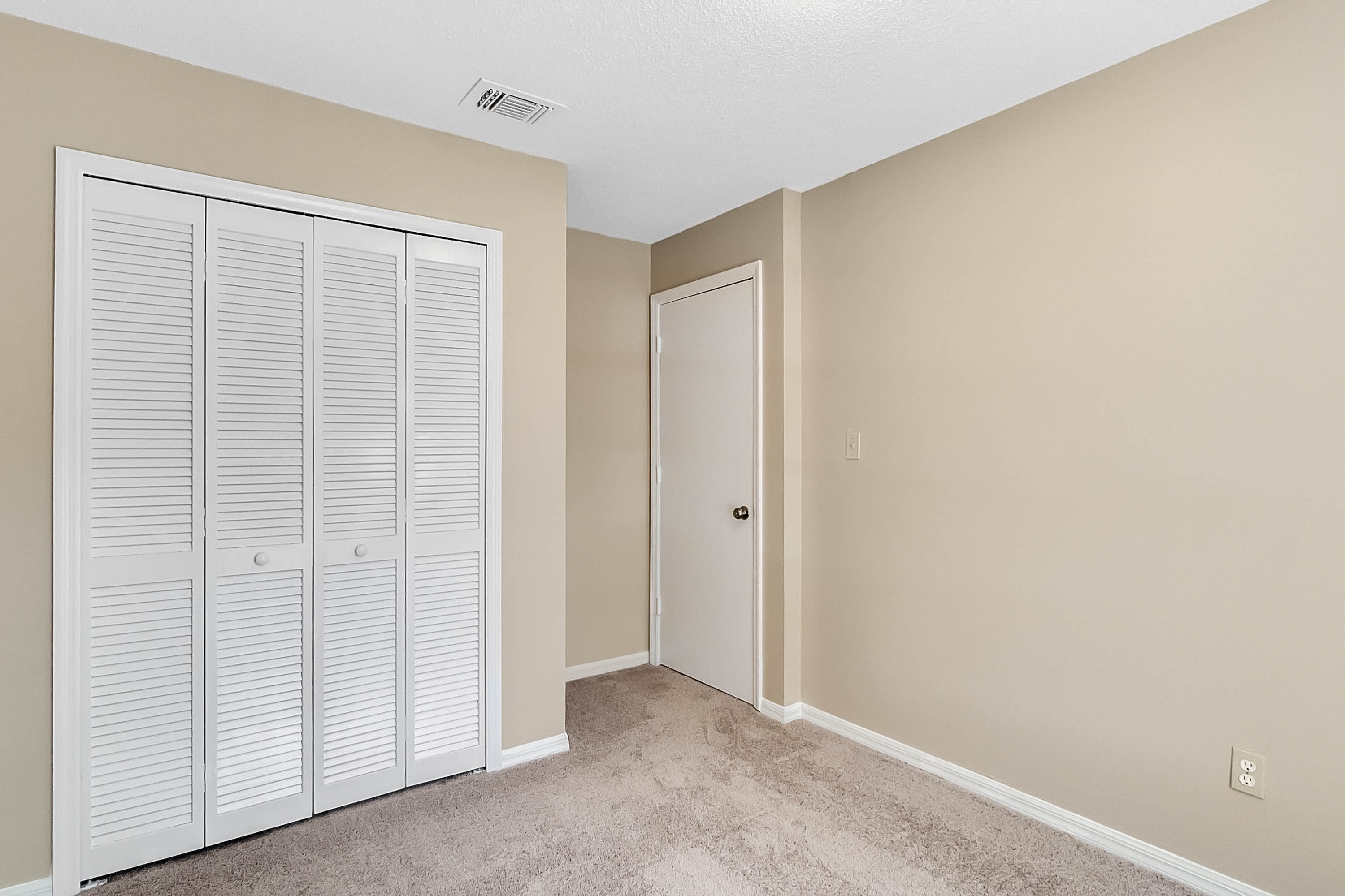 6642-hiawasse-meadows-drive--orlando--fl-32818---06.jpg