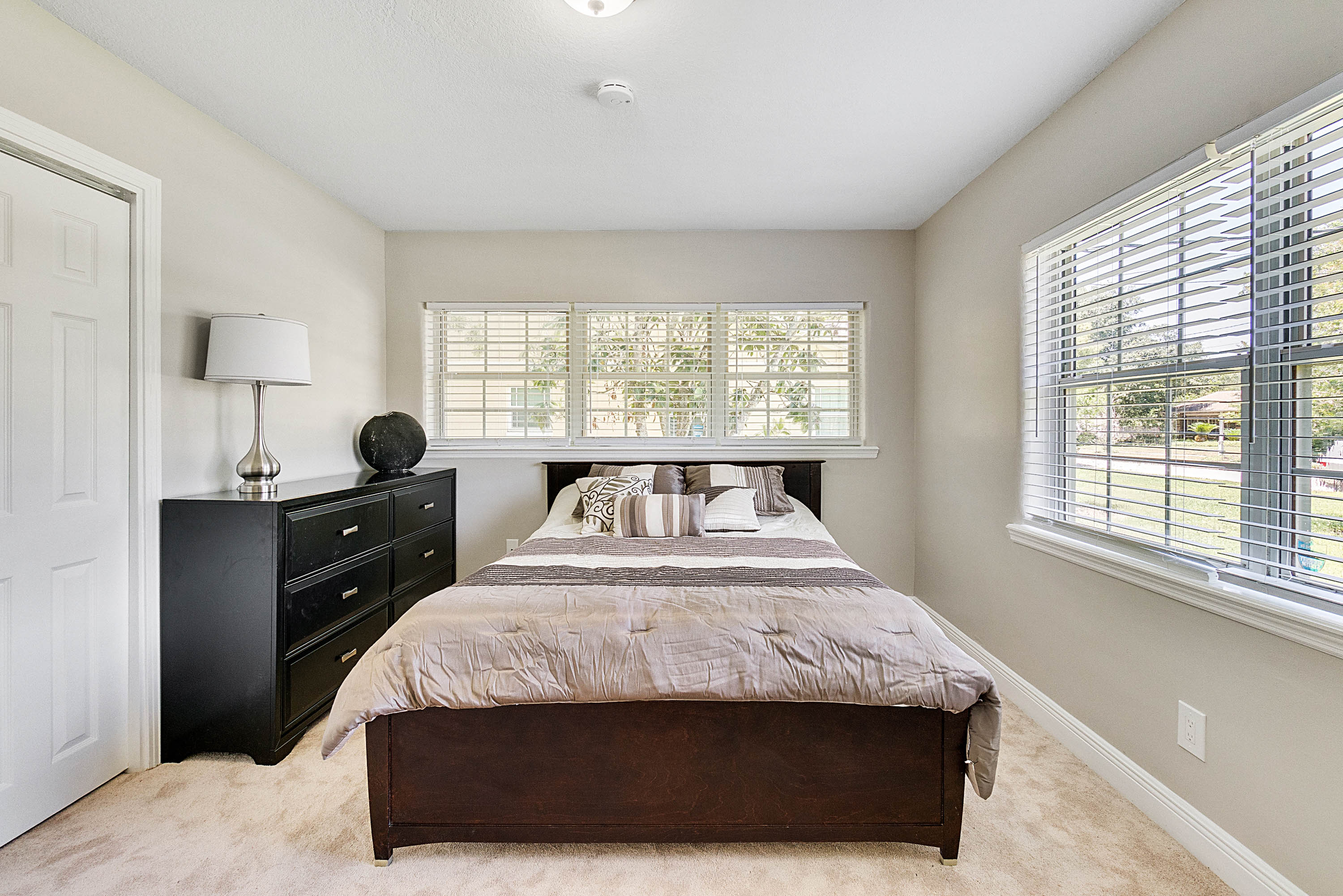 2214-hargill-drive--orlando--fl-32806---04.jpg