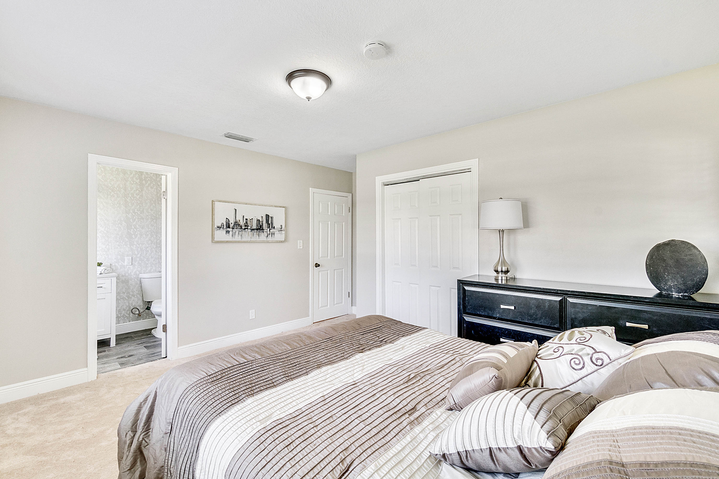2214-hargill-drive--orlando--fl-32806---05.jpg