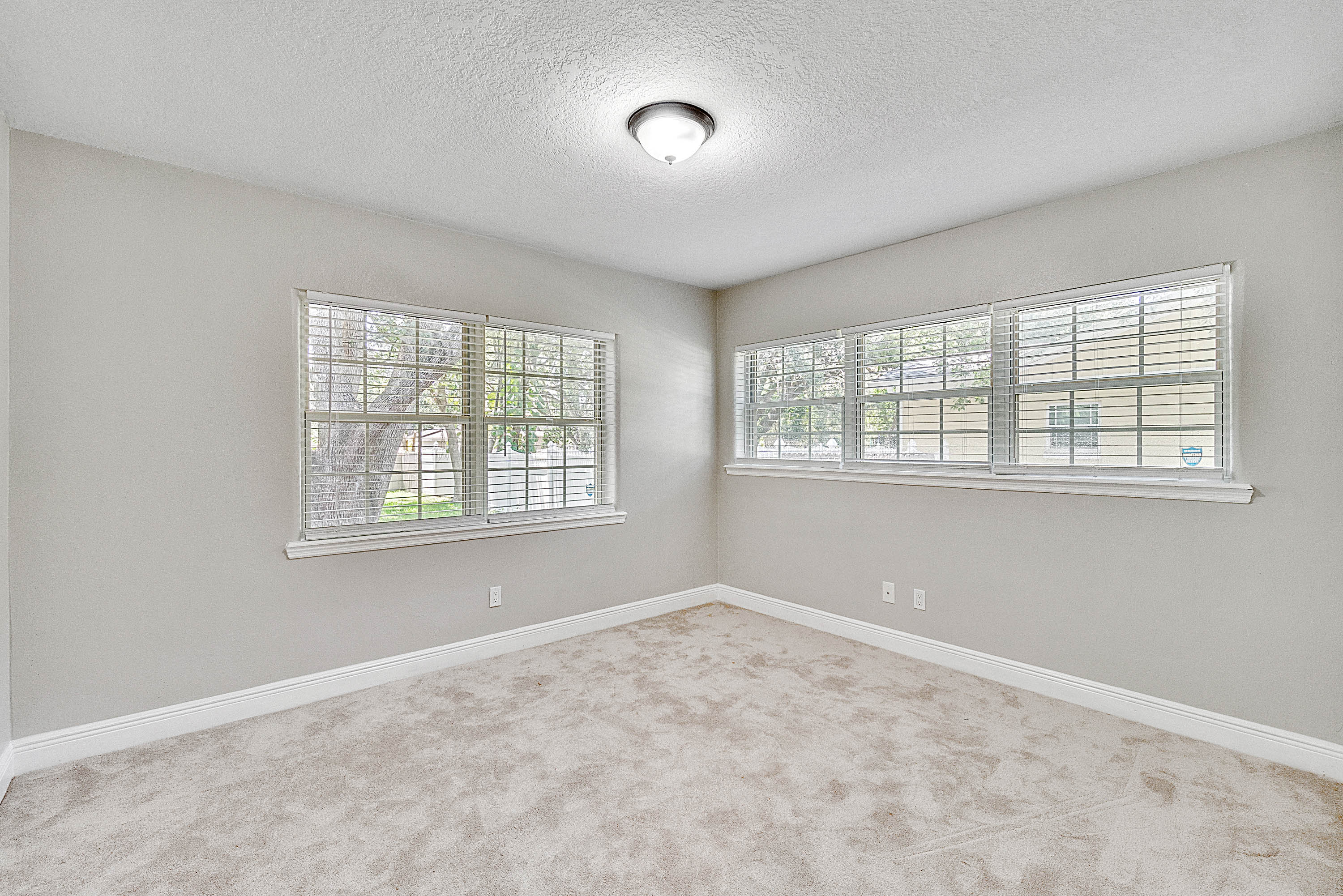2214-hargill-drive--orlando--fl-32806---08.jpg