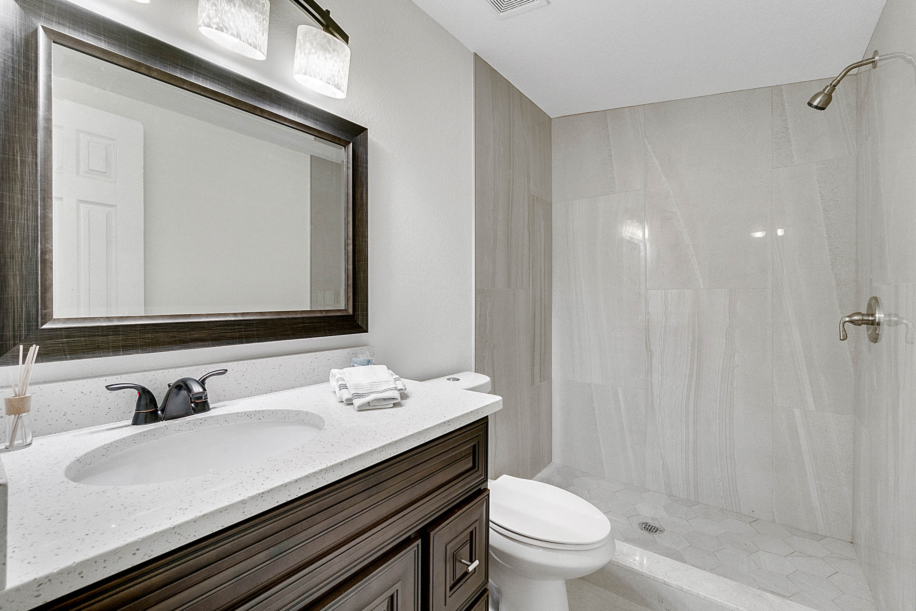 2214-hargill-drive--orlando--fl-32806---14.jpg