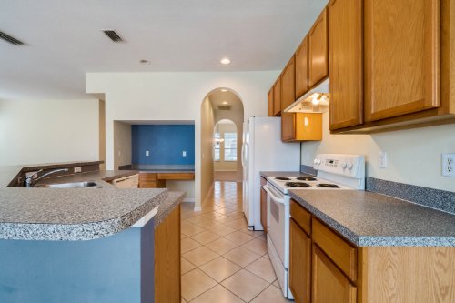 14263-prunningwood-place--winter-garden--fl-34787---30.jpg