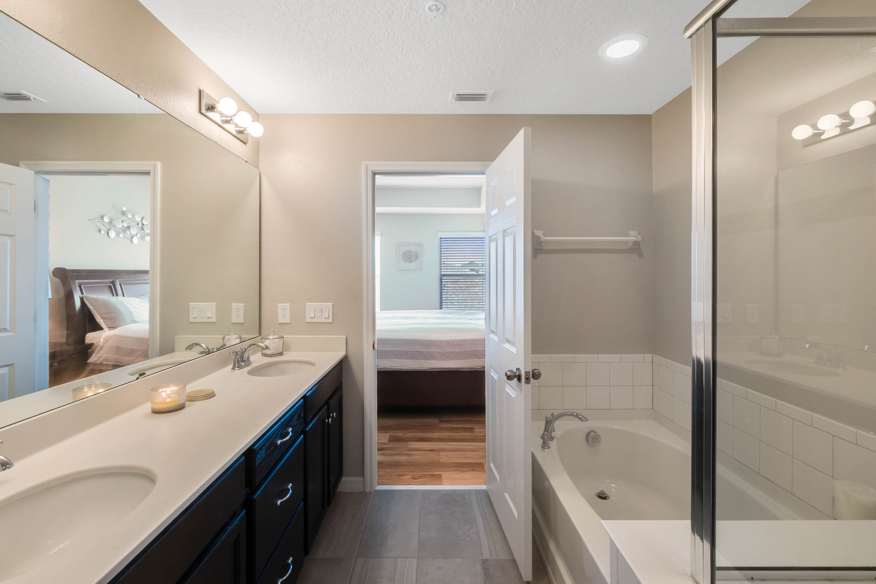 8025-cadman-street--orlando--fl-32832---07.jpg