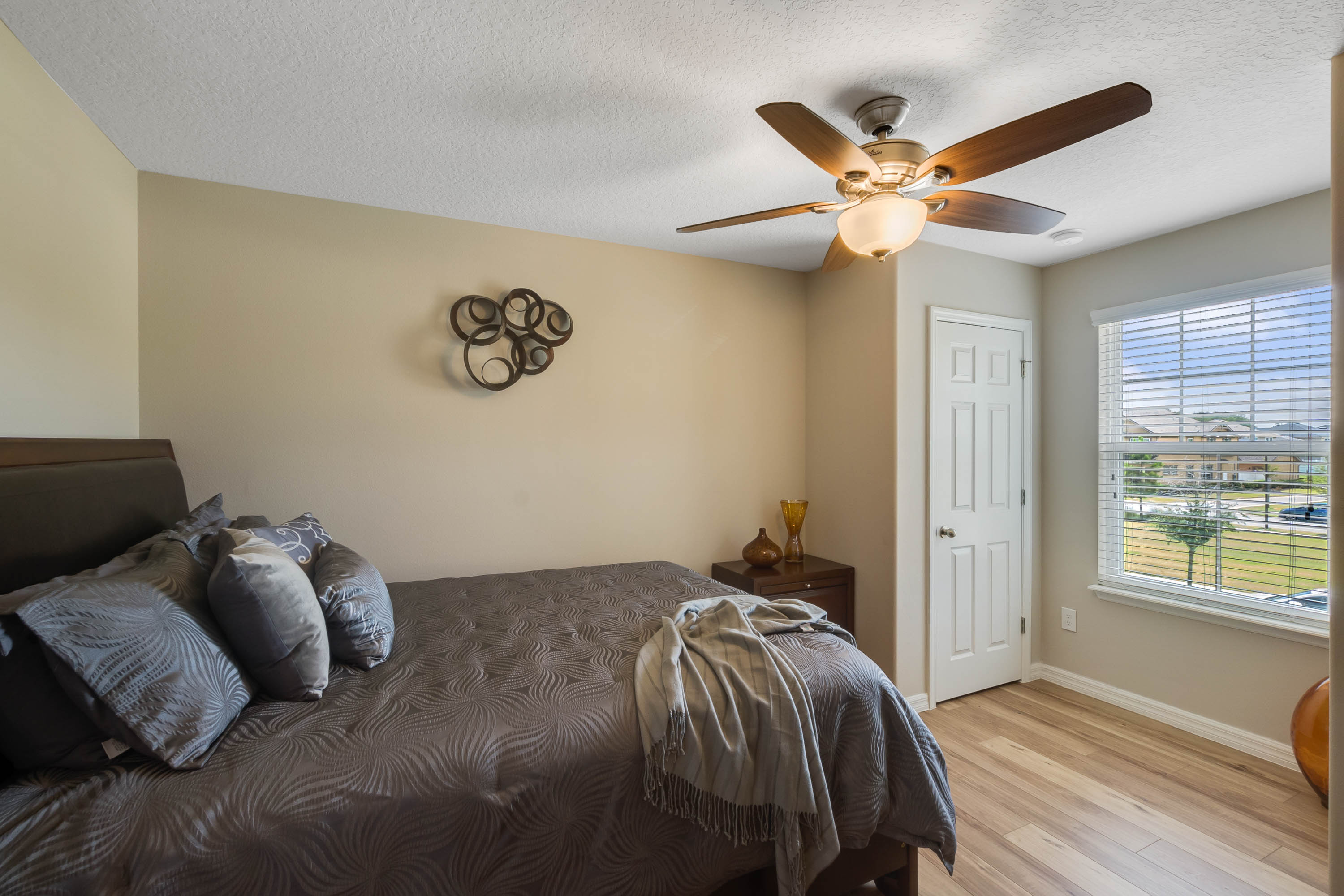 8025-cadman-street--orlando--fl-32832---09.jpg