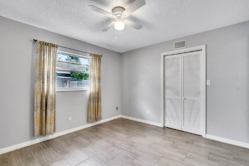 3121-crooked-oak-court--orlando--fl-32808---07.jpg