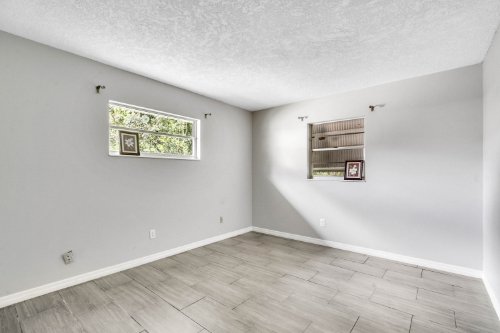 3121-crooked-oak-court--orlando--fl-32808---08.jpg