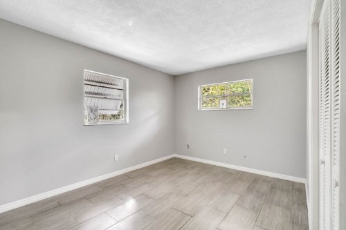 3121-crooked-oak-court--orlando--fl-32808---09.jpg