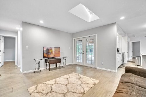 3121-crooked-oak-court--orlando--fl-32808---13.jpg