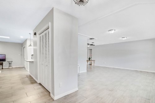 3121-crooked-oak-court--orlando--fl-32808---14.jpg