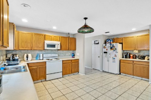 3114-holland-drive--orlando--fl-32825---interior---05.jpg