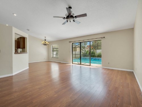 1061-mckinnon-avenue--oviedo--fl-32765---18.jpg