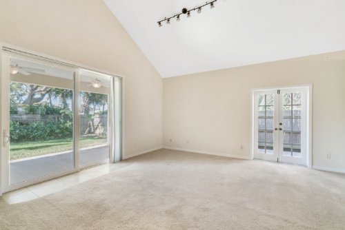 907-locust-street--new-smyrna-beach--fl-32169---32.jpg