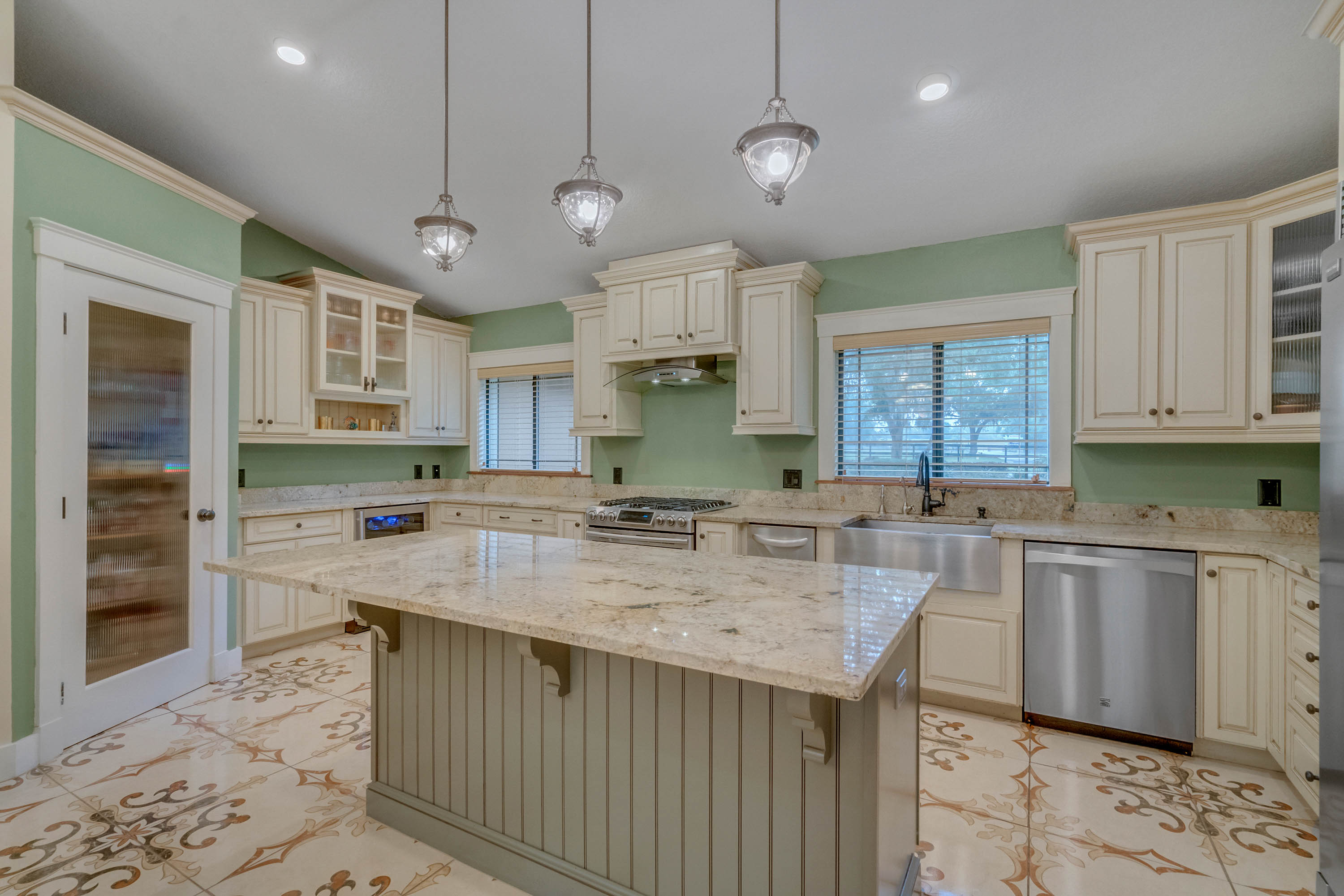 334-savta-point--sanford--fl-32771---indoor---17.jpg
