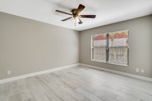 7927-barrowood-street--orlando--fl-32835---04.jpg