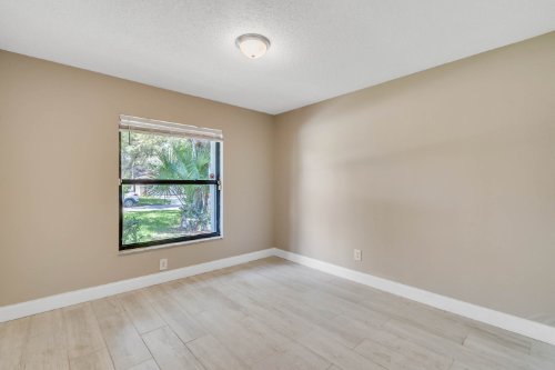 7927-barrowood-street--orlando--fl-32835---13.jpg