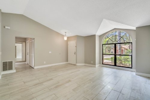 7927-barrowood-street--orlando--fl-32835---18.jpg