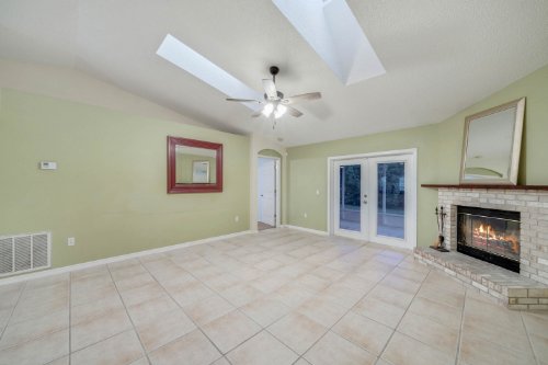 213-autumn-ridge-road--deltona--fl-32725---07.jpg