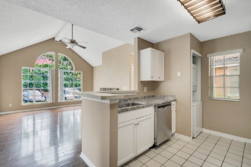 575-bloomington-court---21--altamonte-springs--fl-32714---16.jpg