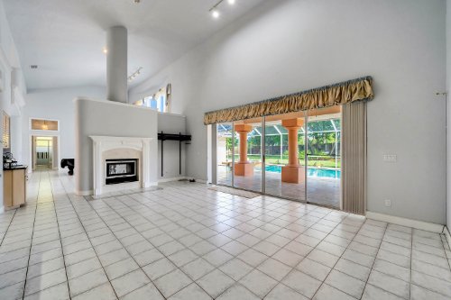 7413-park-springs-circle--orlando--fl-32835---19.jpg