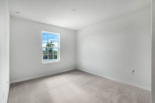 2555-avalon-park-blvd--tavares--fl-32778---05.jpg