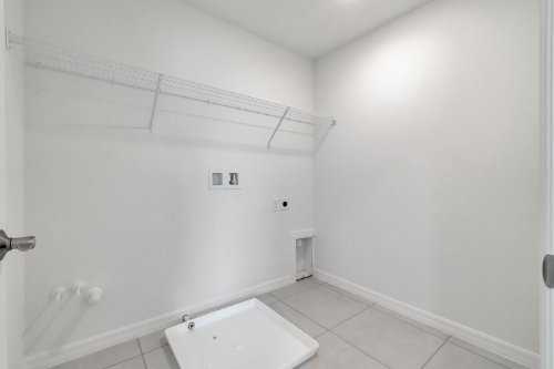 2555-avalon-park-blvd--tavares--fl-32778---09.jpg