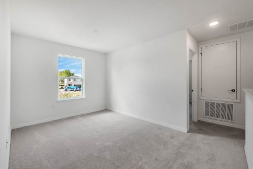 2555-avalon-park-blvd--tavares--fl-32778---10.jpg