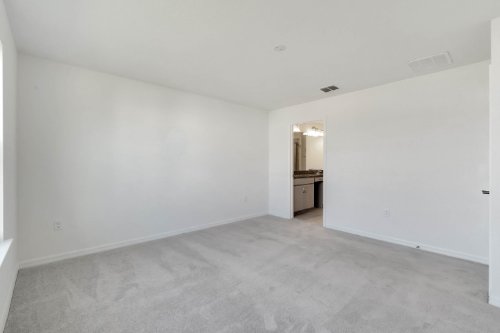 2555-avalon-park-blvd--tavares--fl-32778---15.jpg