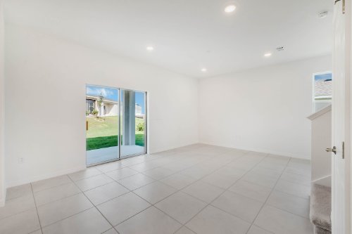 2555-avalon-park-blvd--tavares--fl-32778---20.jpg