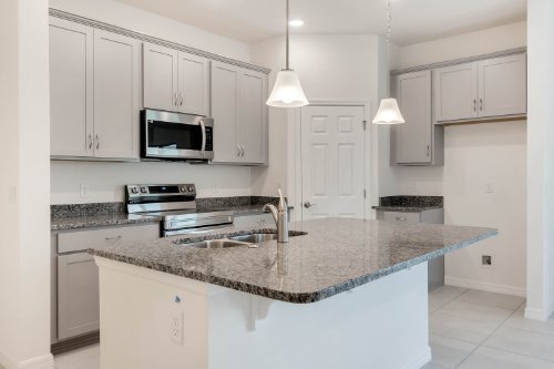 2555-avalon-park-blvd--tavares--fl-32778---22.jpg