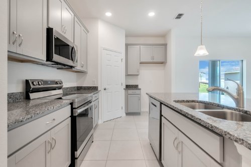 2555-avalon-park-blvd--tavares--fl-32778---23.jpg