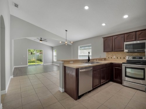9043-stonebury-way--orlando--fl-32832---08.jpg