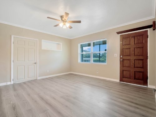 5704-perrine-drive--orlando--fl-32808---05.jpg