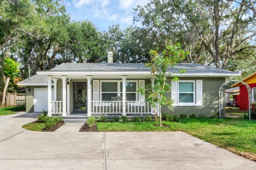 1210-north-donnelly-street--mount-dora--fl-32757---01.jpg
