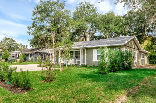 1210-north-donnelly-street--mount-dora--fl-32757---02.jpg