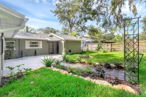 1210-north-donnelly-street--mount-dora--fl-32757---21.jpg