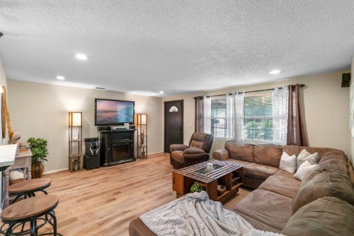 7808-pineapple-drive--orlando--fl-32835---03.jpg